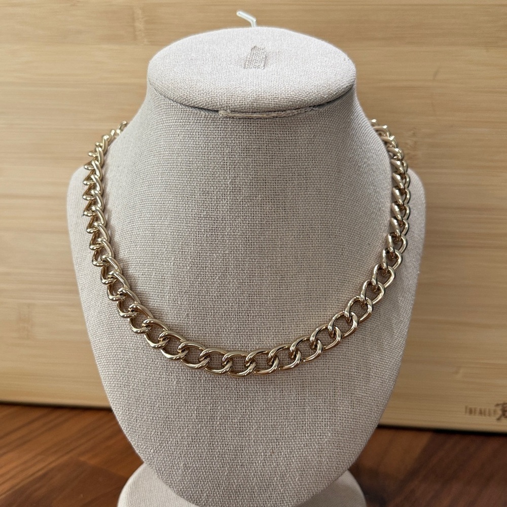 NWT Loft Gold Tone Chunky Chain Link Classy Minimalistic Collar Necklace